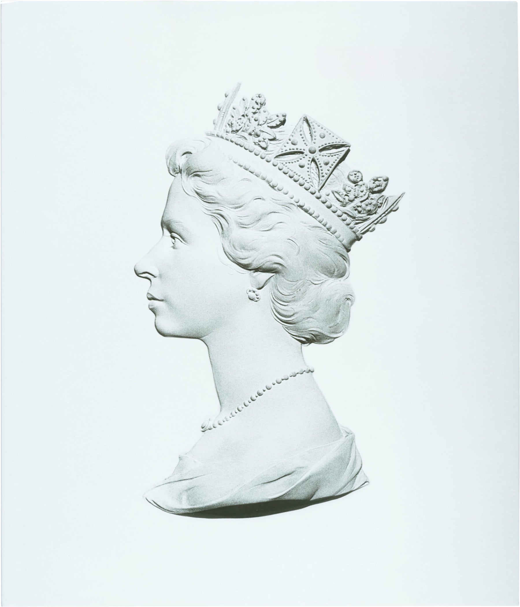 The Queen at 90 – Publication set: Commemorative album and souvenir programme