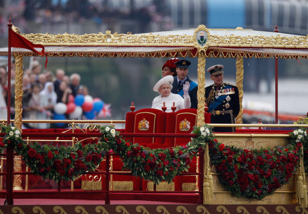 Thames Diamond Jubilee Pageant