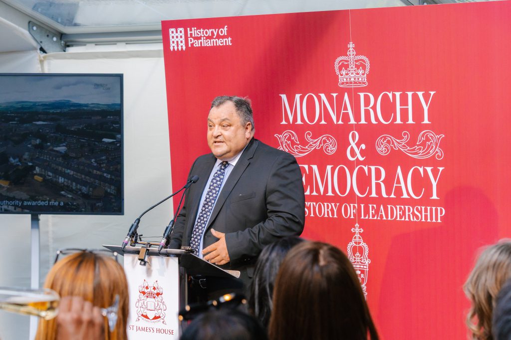 Monarchy and Democracy: A History of Leadership